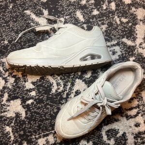 Sketchers Solid Sneakers